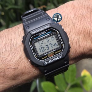 Relógio Casio Digital G-Shock DW-5600UE-1